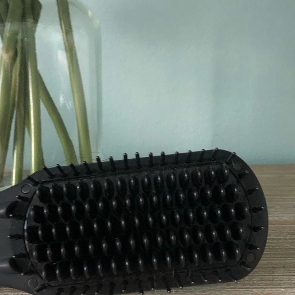 amika
Polished Perfection Straightening - Picture 3 of 5